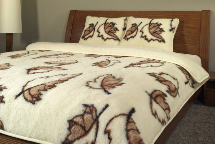 Komplet wełniany - kołdra 175x200 - 2 poduszki 50x60 - podkład prześcieradło wełniane - Liść Klonu - kremowy brązowy - Pościelowe wyroby rozgrzewające