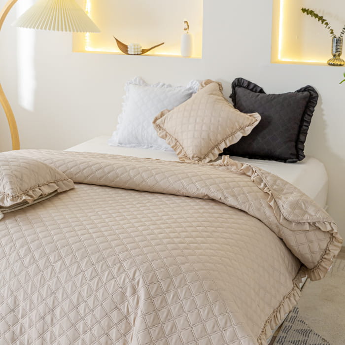 Narzuta z falbanką 160x220 Ruffy beżowa falbanka romby glamour dekoracyjna I2 - obrazek 3