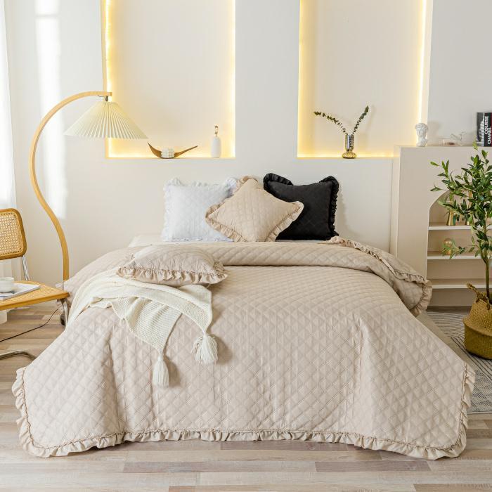 Narzuta z falbanką 160x220 Ruffy beżowa falbanka romby glamour dekoracyjna I2