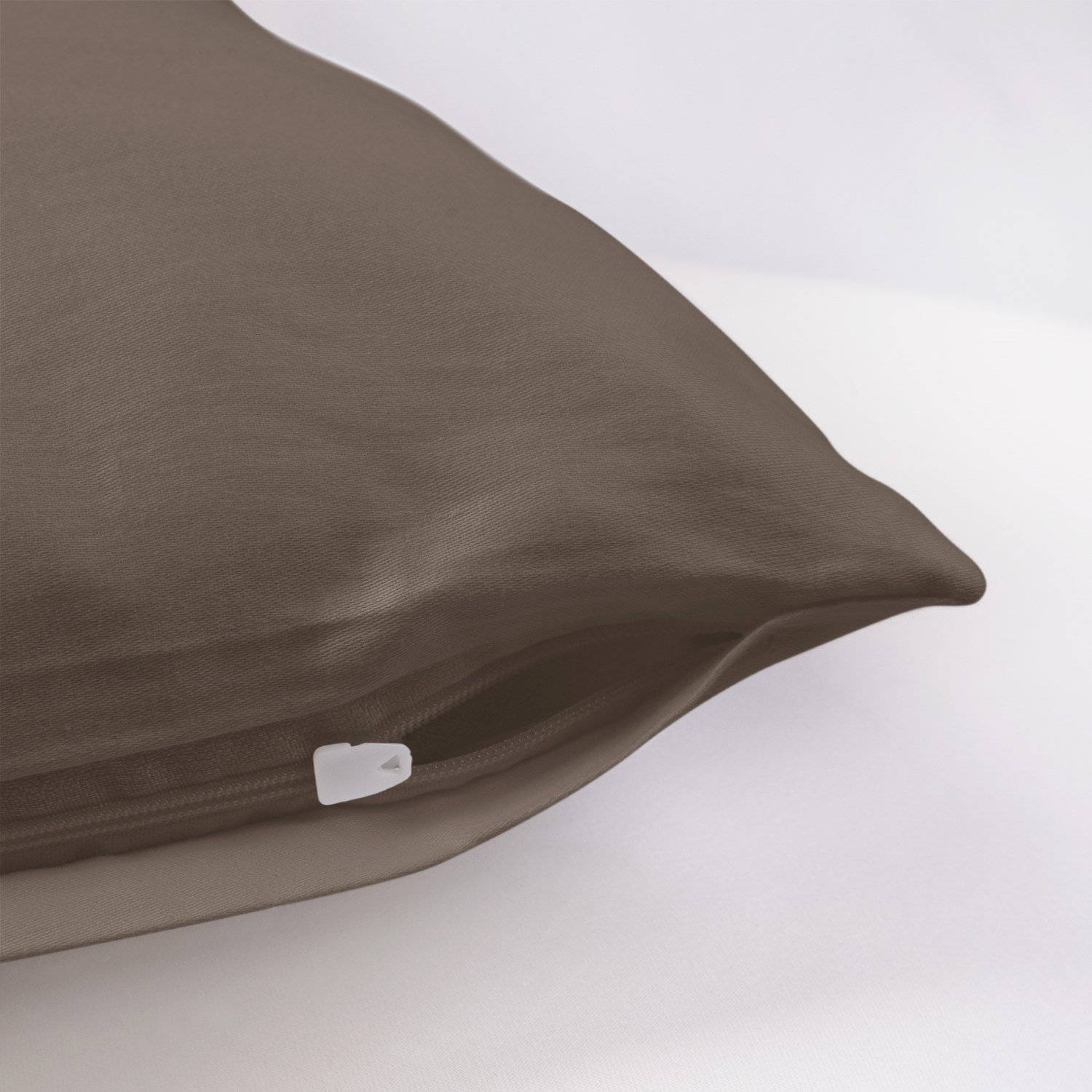 Poszewka satynowa 70x80 sepia 043 jednobarwna Darymex - obrazek 3
