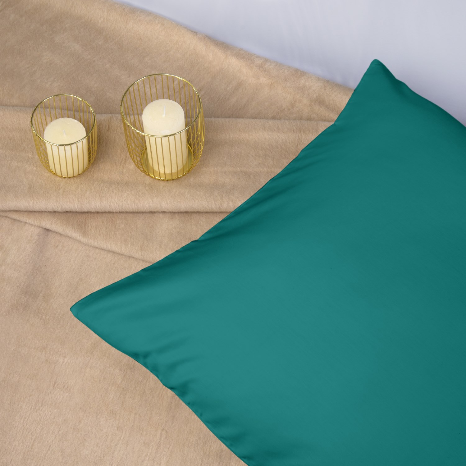 Poszewka satynowa 70x80 turkusowa ciemna 042 jednobarwna Darymex - obrazek 2